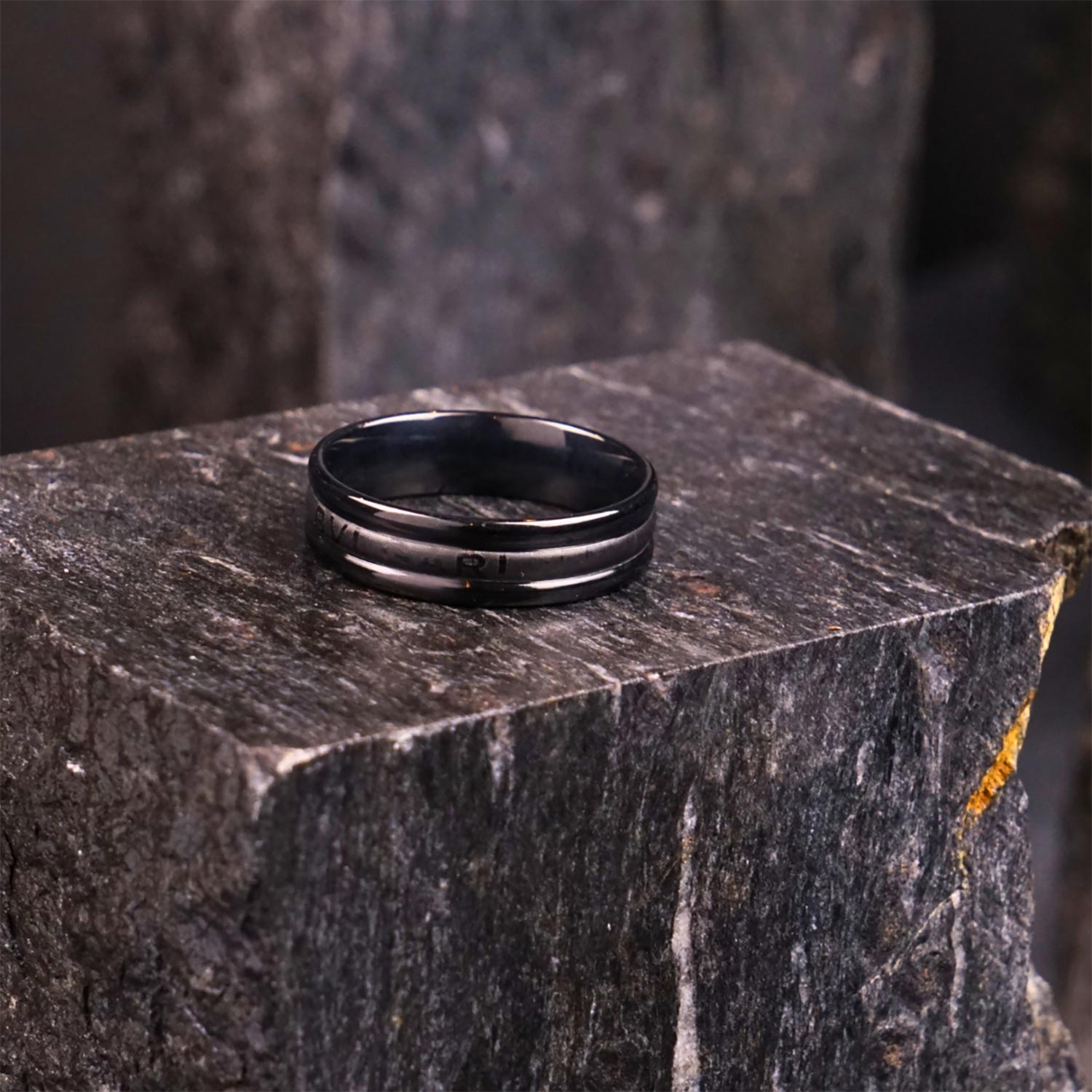 Black Ferrum Ring - 4 mm